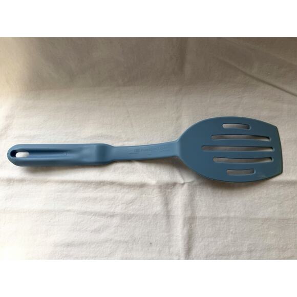 The Pampered Chef Blue Nylon Slotted Spatula Heat Resistant 12 1/2” - Picture 2 of 3
